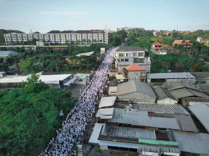 Ritual Sakral Patangian Ida Betara Sesuunan Dewa Ayu Jimbaran ke Pura Luhur Uluwatu _bpn