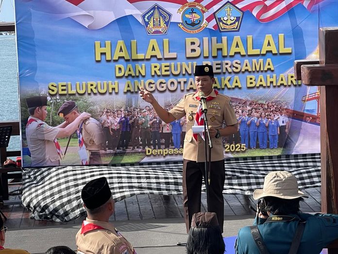 Saka Bahari Lanal Denpasar Gelar Halalbihalal dan Reuni di Atas Kapal Phinisi, Perkuat Semangat Kebangsaan dan Cinta Bahari
