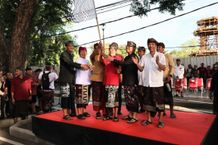 Peringati Hari Lahir Pancasila dan Bulan Bung Karno, Wawali Arya Wibawa Hadiri Karnaval Pancasila dan Pentas Budaya Nusantara di Denpasar Karnaval Pancasila dan Pentas Budaya