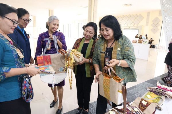 Pelatihan Pembuatan Tas "Si Putri"