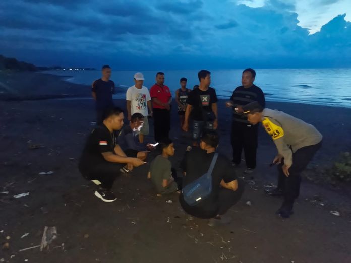 Terseret Ombak