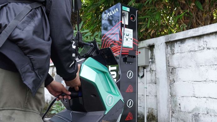ALVA Boost Charge Station