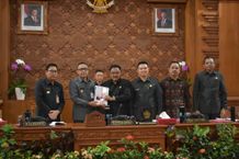 Wali Kota Jaya Negara Sampaikan Ranperda Pertanggung Jawaban APBD TA. 2024, PAD Ditarget Naik Jadi Rp2 Triliun DPRD Denpasar