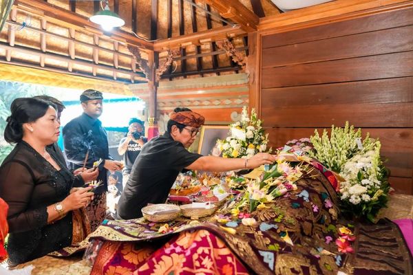 Melayat Ke Alm. Kepala BPKAD