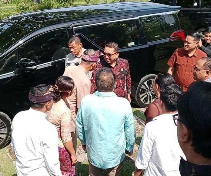 Menbud Datang