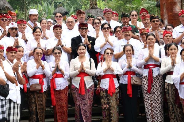 Peringati Bulan Bung Karno VII, Pemkab Gelar Dharma Santi di Pura Luhur Batukau