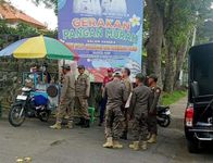 Pedagang Berjualan di Tempat Terlarang, Satpol PP Karangasem Layangkan Teguran dan SP-3 Satpol PP Pedagang