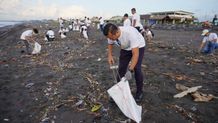 Rayakan Hari Lingkungan Hidup, PLN Gelar Aksi Zero Waste Warrior dengan Bebersih Pantai Lembeng Gianyar bersih pantai