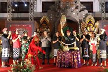 Buka Festival Tabanan (FESTA) 2025, Bupati Sanjaya Tegaskan Pentingnya Gotong Royong Antar Desa Festival Tabanan 2025