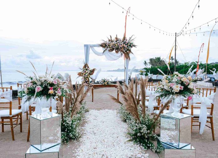 Desa Swan Villas & Spa Keramas menghadirkan nuansa romantis nan elegan di pesisir timur Bali, tepatnya di pantai Keramas yang memukau.