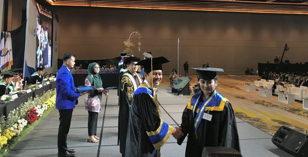 Wisuda ke-35 ITB STIKOM Bali