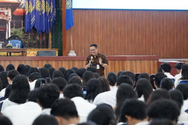 Literasi dan Inklusi Keuangan Literasi dan Inklusi Keuangan