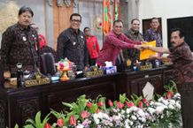 Bupati Tabanan Sampaikan Tanggapan Terhadap Pemandangan Umum Fraksi DPRD Tabanan Terkait Empat Ranperda Ranperda