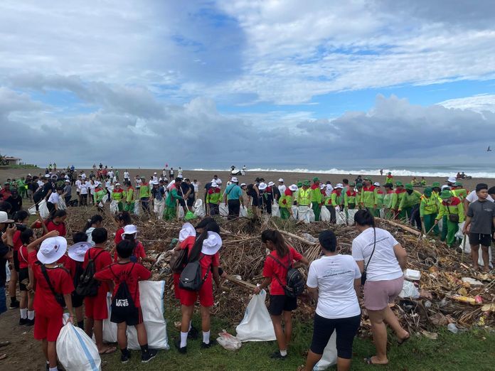 Sambut Hari Laut Sedunia, FINNS Bali Inisiasi Aksi “Canggu Beach Clean Up” Libatkan Ratusan Peserta Sambut Hari Laut Sedunia, FINNS Bali Inisiasi Aksi “Canggu Beach Clean Up” Libatkan Ratusan Peserta