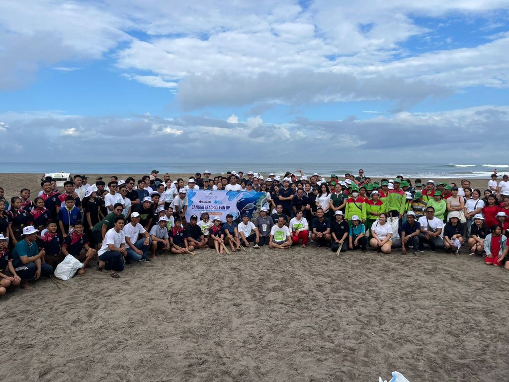 Sambut Hari Laut Sedunia, FINNS Bali Inisiasi Aksi “Canggu Beach Clean Up” Libatkan Ratusan Peserta
