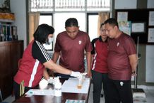Ciptakan Lingkungan Bebas Dari Narkoba, Lapas Tabanan Gelar Tes Urine Warga Binaan Tes Urine Warga Binaan