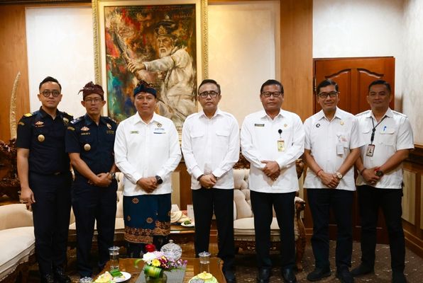 kunjungan kerja