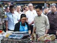 Wapres Gibran Tinjau Harga Bahan Pokok di Pasar Dauh Pala Tabanan Dauh Pala