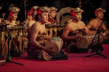 Sanggar Laras Manis Tampil Memikat di PKB XLVII Lewat Rekonstruksi Gamelan Tua Gamelan Tua