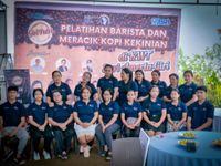 Beri Pelatihan Barista dan Meracik Kopi Kekinian, BRI Region 17/ Denpasar Berdayakan Puluhan Anggota KWT Sari Amerta Giri Kopi
