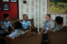 Kalapas Tabanan Terima Orlap Dua Orang Taruna Poltekpin Terima Orlap