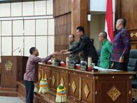 Dua Perda Baru Disahkan, DPRD Bali Tekankan Pemerataan dan Transparansi Sahkan Ranperda