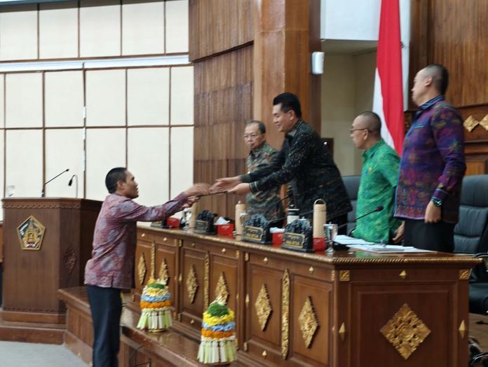 Sahkan Ranperda Sahkan Ranperda