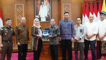 Mitigasi Sistem Kelistrikan Bali, Gubernur Koster Minta Sejalan dengan Bali Mandiri Energi Mitigasi Sistem Kelistrikan Bali