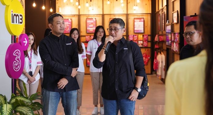 Indosat Hadirkan Wajah Baru Gerai IM3 dan 3Store di Bali, Tawarkan Layanan Lebih Modern dan Nyaman