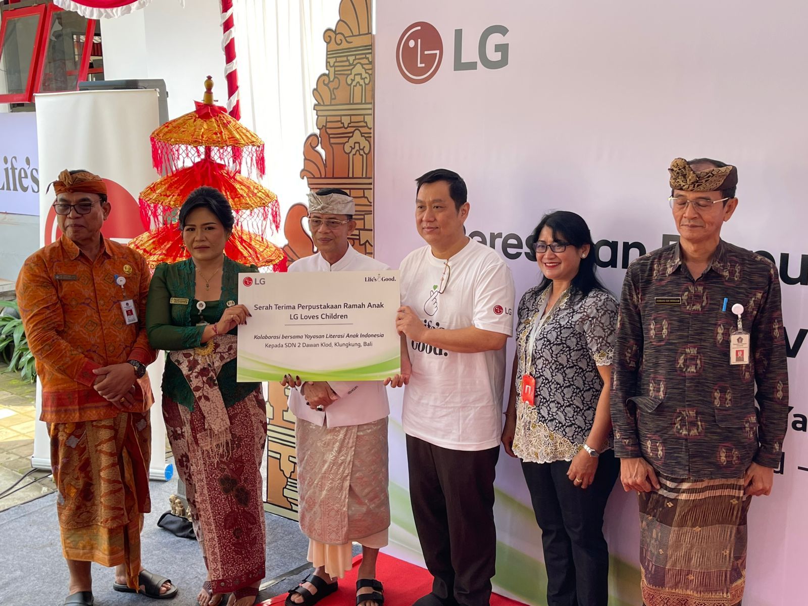 LG meresmikan tiga perpustakaan ramah anak di Klungkung dalam rangka Hari Anak Nasional, sebagai dukungan terhadap pendidikan dan lingkungan yang ramah anak.