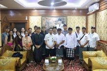 Dukung Pelestarian Kebudayaan Bermain Layang-Layang, Wawali Arya Wibawa Terima Aundensi Pitik Kite Festival Pitik Kite Festival ke-10