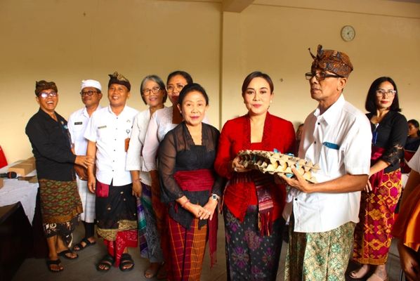 Menyapa dan Berbagi