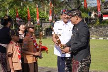 Bupati Gus Par Pimpin Apel Hari Jadi ke-67 Provinsi Bali dan HUT ke-64 Pramuka di Karangasem Apel di karangasem