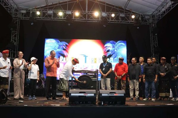 BaliPortalNews_ Festival Perdana Pantai Pangkung Tibah Promosi Wisata dan Budaya Tabanan (3) Festival Perdana Pantai Pangkung Tibah Promosi Wisata dan Budaya Tabanan