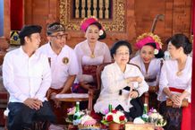 Presiden ke-5 RI, Megawati Soekarnoputri Hadiri Palebon Ibunda Wali Kota Denpasar Presiden ke-5 RI