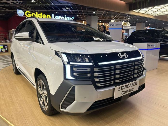 Hyundai STARGAZER Cartenz