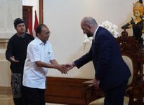 Bahas Konsulat Kehormatan dan Jajaki Kerja Sama Budaya, Dubes Georgia Sambangi Gubernur Koster Kunjungan Resmi