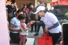 Berkolaborasi dengan Perumda dan TP PKK, Pemkot Denpasar Salurkan Bantuan Kepada Warga Terdampak Banjir Salurkan Bantuan