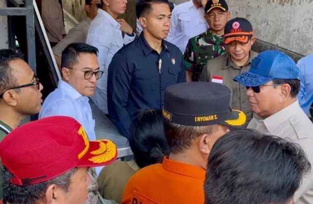 Tinjau Penanganan Pasca Banjir