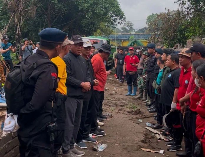 Atasi Sampah Banjir