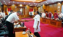Wujudkan Desa Bersih dan Bali Bersih, Gubernur Koster Tekankan Kolaborasi Enam Sektor Pengelola Sampah Desa Bersih dan Bali Bersih