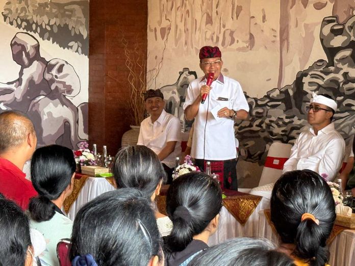 BaliPortalNews_ Bantuan (2) Koster Pastikan Donasi Sukarela ASN untuk Korban Banjir Transparan dan Tepat Sasaran