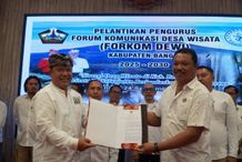 Sedana Arta Lantik Forkomdewi Bangli, Dorong Potensi Desa Wisata Menuju Pariwisata Berkelanjutan Sedana Arta Lantik Forkomdewi Bangli, Dorong Potensi Desa Wisata Menuju Pariwisata Berkelanjutan