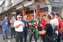 ASN Hingga TNI/Polri Berjibaku Bersihkan Sisa Bencana Banjir di Denpasar Bersih-bersih