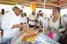 Wali Kota Jaya Negara Hadiri Metatah dan Mepetik Massal di Desa Dauh Puri Kaja Metatah dan Mepetik Massal