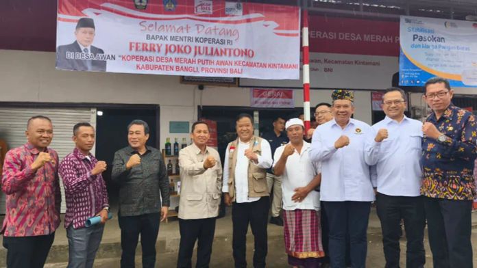 Koperasi Merah Putih Sekmenkop Tinjau Koperasi Desa Merah Putih Awan, Bupati Sedana Arta Tekankan Sinergi Pusat dan Daerah untuk Kesejahteraan Masyarakat