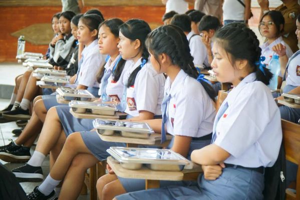MBG di SMKN 4 Bangli