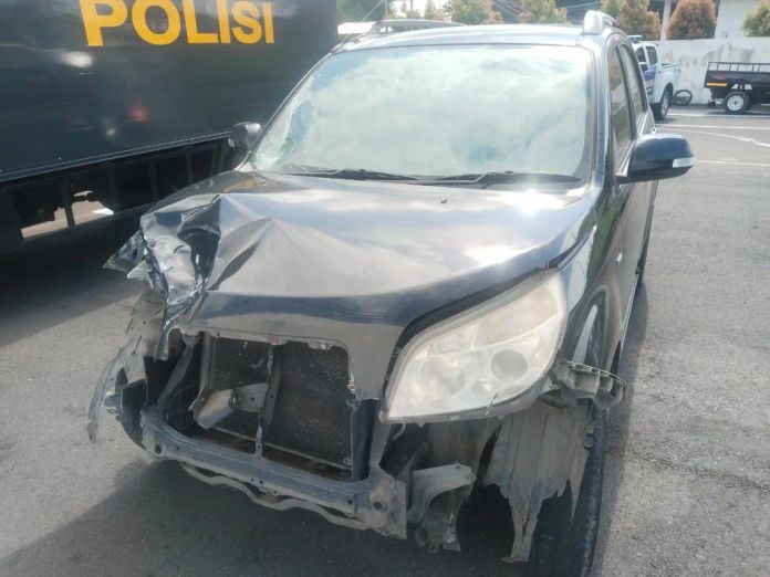 Mobil Tabrakan Komisioner KPU Karangasem Terlibat Kecelakaan di Bugbug, Pemotor Alami Luka Ringan