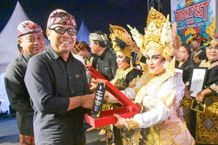 Wawali Arya Wibawa Buka Padangsambian Kelod Festival Padangsambian Kelod Festival