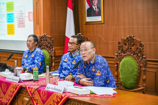 Rakor Rapat Koordinasi (Rakor) Penanggulangan Kemiskinan Kabupaten Badung 2025 yang digelar di Ruang Rapat Kriya Gosana, Puspem Badung, Rabu (17/9/2025).